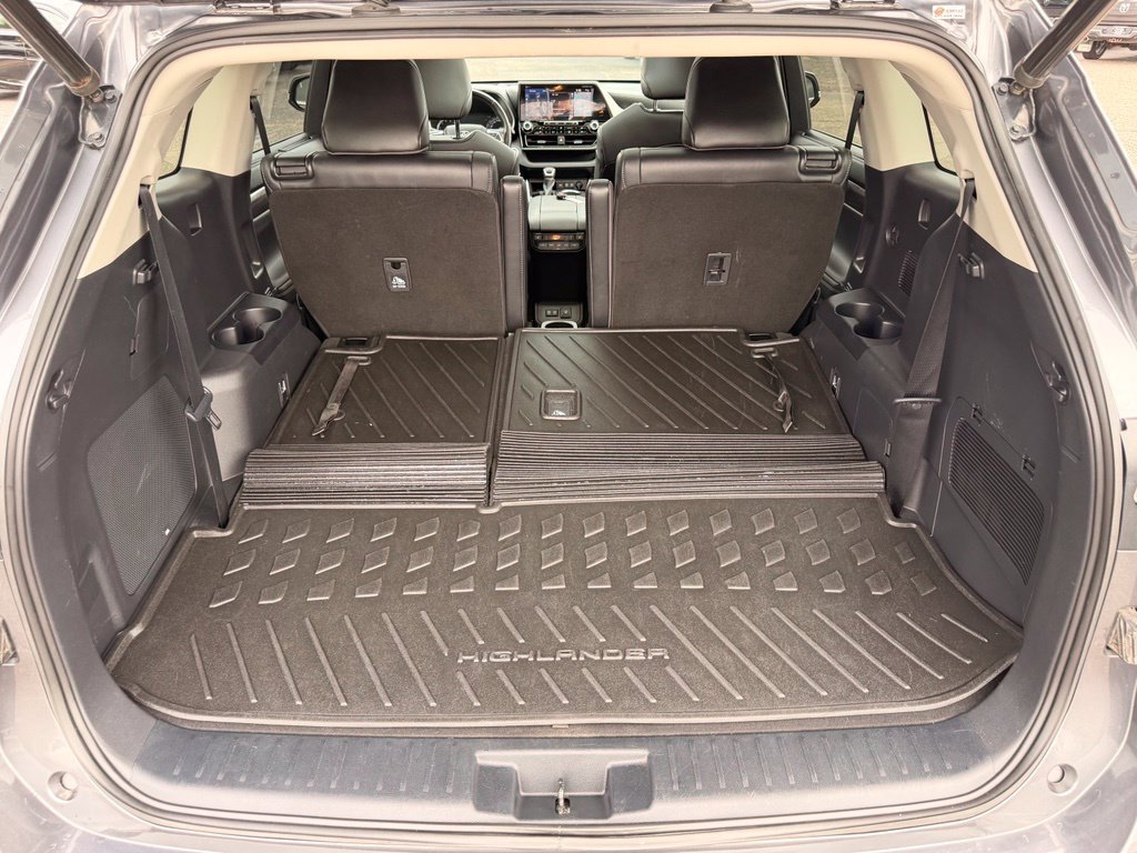 Used 2021 Toyota Highlander Platinum AWD/4WD image 28