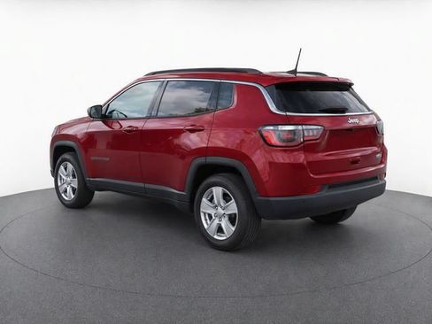 Used 2022 Jeep Compass Latitude w/ Sun and Sound Group FWD image 3