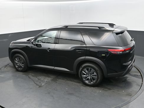 Used 2024 Nissan Pathfinder SV image 35