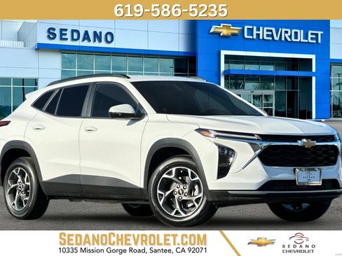 New 2026 Chevrolet Trax LT w/ Driver Confidence Package FWD image 1