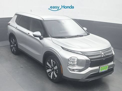 Used 2025 Mitsubishi Outlander SE AWD/4WD image 19