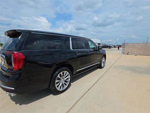 Used 2024 GMC Yukon XL Denali w/ Denali Reserve Package RWD image 6