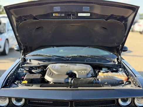 Used 2018 Dodge Challenger SXT w/ Blacktop Package image 28