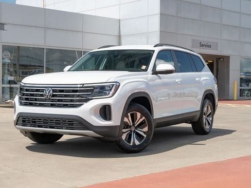 New 2026 Volkswagen Atlas SE FWD image 2
