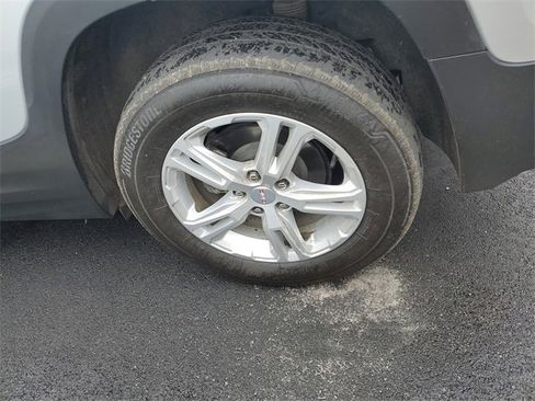 Used 2022 GMC Terrain SLE w/ Driver Convenience Package image 8