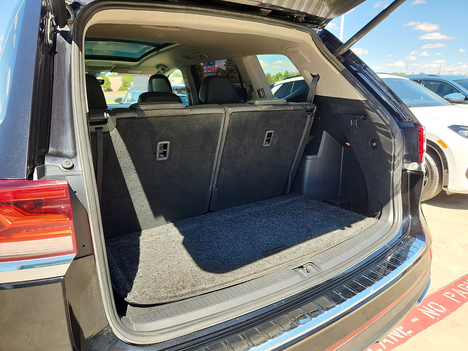 Used 2021 Volkswagen Atlas SEL Premium w/ MDO Package (Bench Seat) AWD/4WD image 9