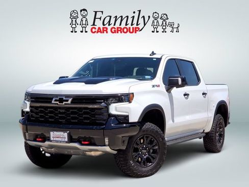 Used 2024 Chevrolet Silverado 1500 ZR2 w/ Technology Package AWD/4WD image 1
