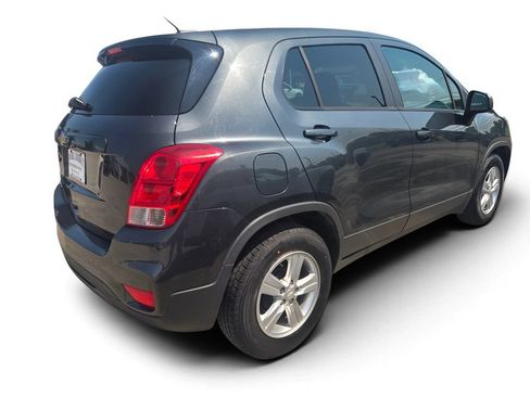 Used 2019 Chevrolet Trax LS w/ Tint and Cruise Package FWD image 4