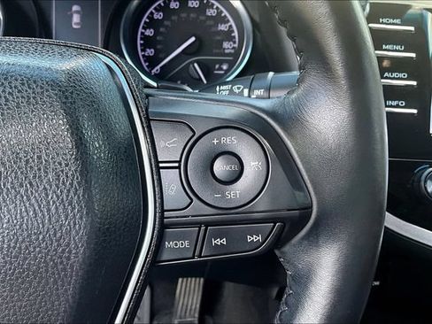 Used 2018 Toyota Camry SE w/ Moonroof Package FWD image 11