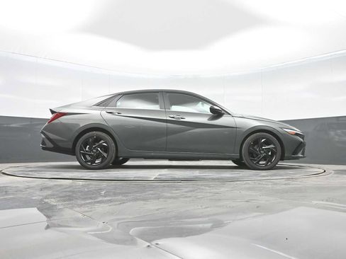 New 2026 Hyundai Elantra SEL Sport Premium image 28