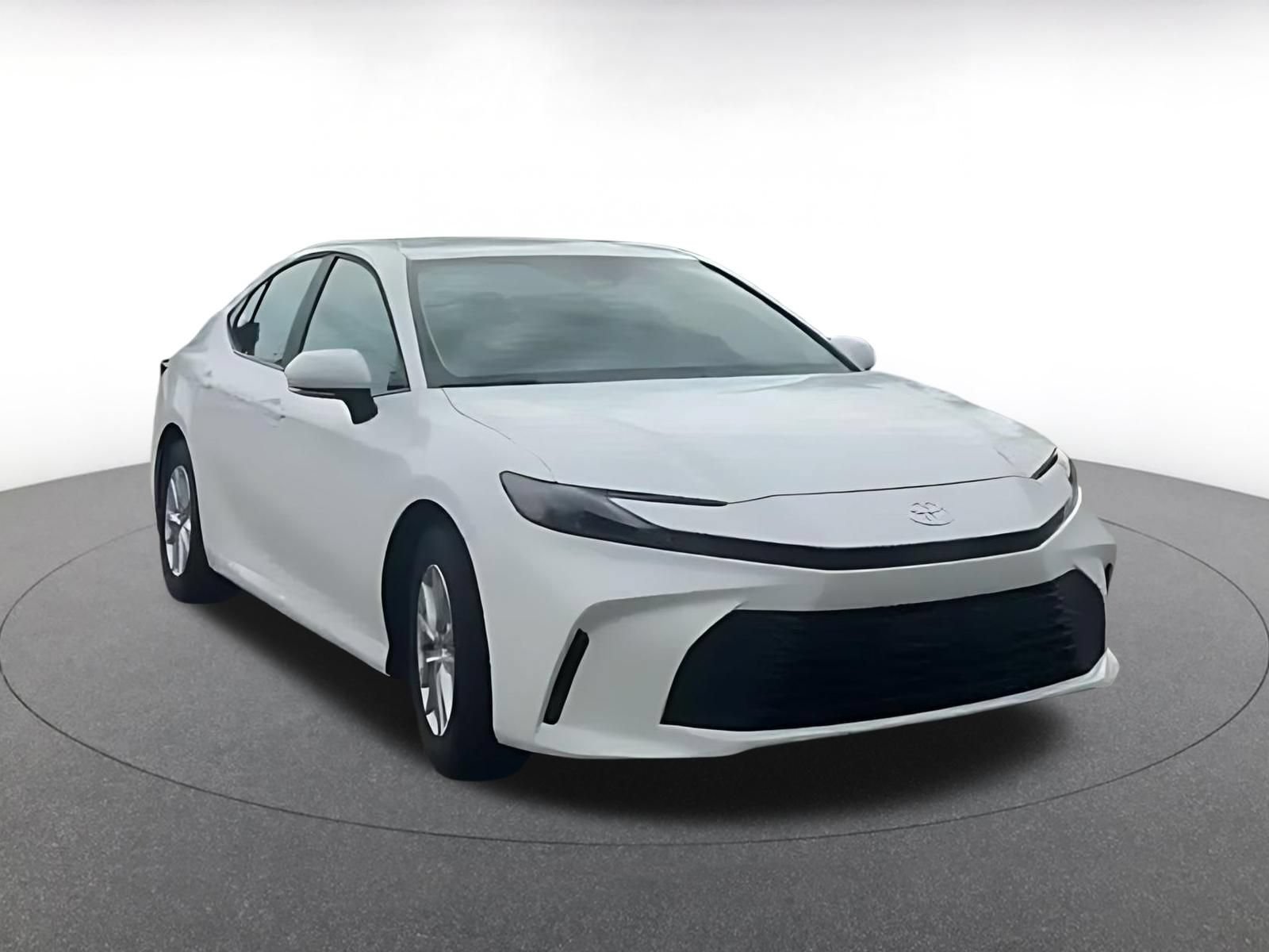 Used 2025 Toyota Camry LE FWD image 3