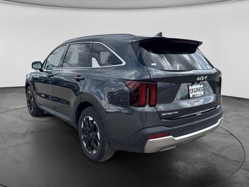 Used 2024 Kia Sorento S FWD image 13