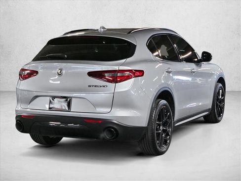 Used 2020 Alfa Romeo Stelvio w/ Nero Edizione image 5