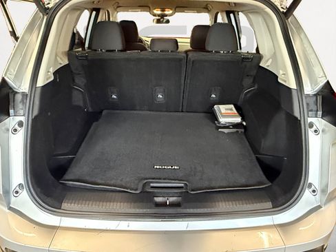 Used 2024 Nissan Rogue SV FWD image 13