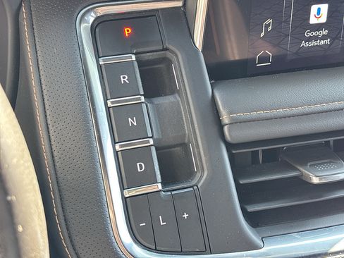 Used 2022 GMC Yukon AT4 AWD/4WD image 27