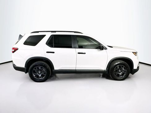 Used 2025 Honda Pilot TrailSport image 26