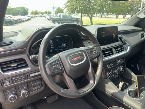 Used 2024 GMC Yukon XL AT4 w/ AT4 Premium Plus Package AWD/4WD image 21