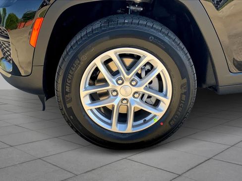 New 2025 Jeep Grand Cherokee Laredo X image 11