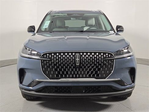 New 2026 Lincoln Aviator Premiere image 10