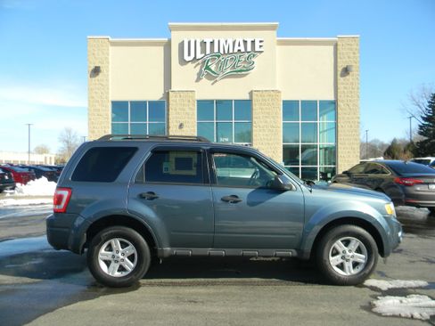 Used 2011 Ford Escape XLT image 1