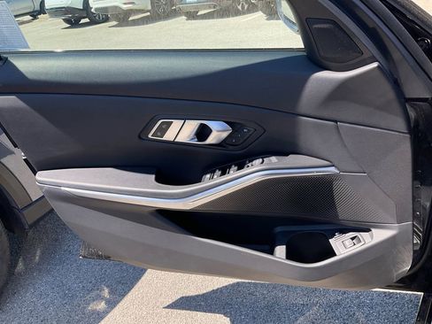 Used 2023 BMW 330e image 11