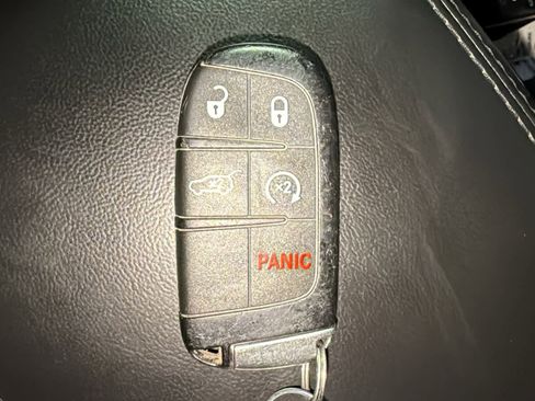 Used 2020 Jeep Grand Cherokee Altitude image 29