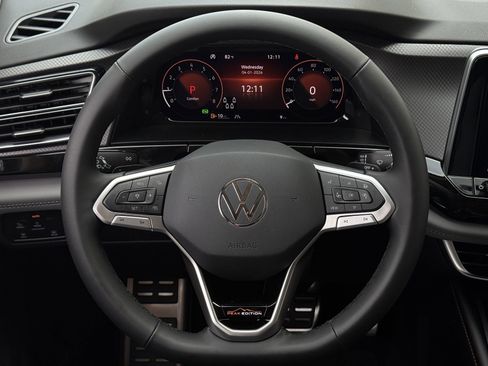 New 2026 Volkswagen Atlas Peak Edition AWD/4WD image 13