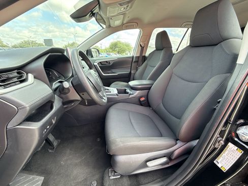 Certified 2025 Toyota RAV4 LE FWD image 13