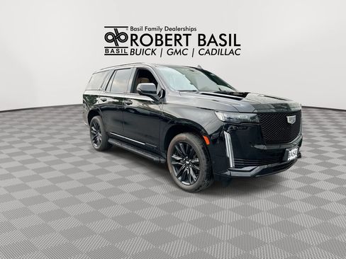 Used 2022 Cadillac Escalade Sport AWD/4WD image 2
