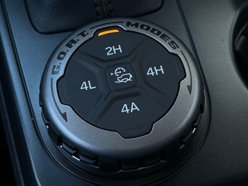 New 2025 Ford Bronco Badlands image 40