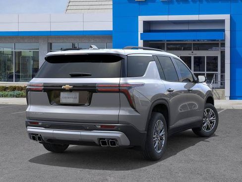 New 2027 Chevrolet Traverse LT w/ LPO, Floor Liner Package FWD image 4
