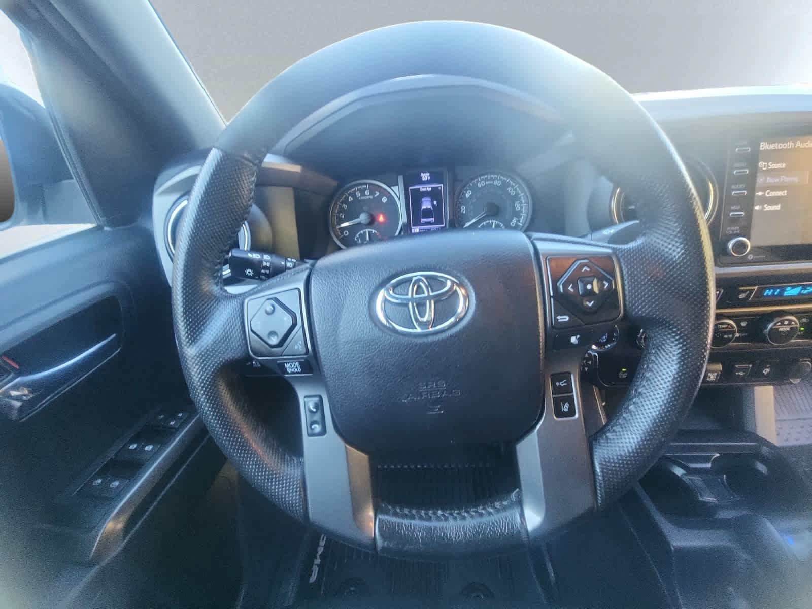 Used 2021 Toyota Tacoma TRD Sport w/ TRD Premium Sport Package AWD/4WD image 19