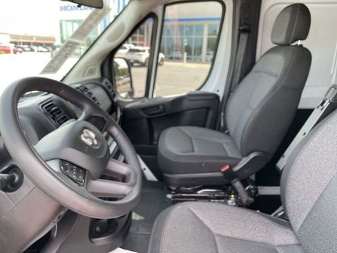 Used 2023 RAM ProMaster 2500 FWD image 11