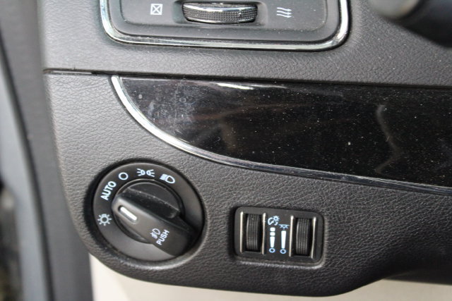 Used 2016 Dodge Grand Caravan SXT FWD image 15