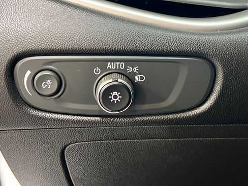 Used 2024 Chevrolet Malibu LT image 35