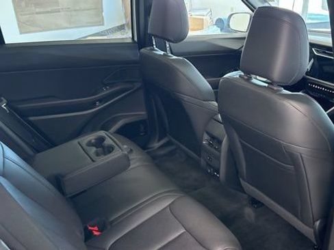 New 2026 Jeep Cherokee Overland w/ Advanced Pro Tech Group AWD/4WD image 29