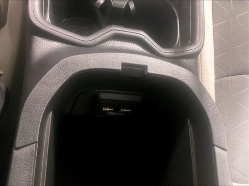 Used 2021 Toyota RAV4 XLE w/ Convenience Package image 28