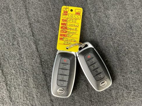 Used 2025 Nissan Rogue SV AWD/4WD image 22