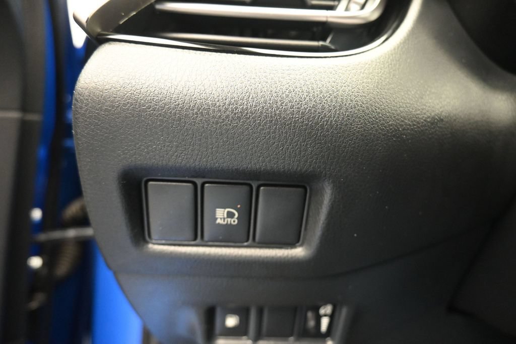 Used 2021 Toyota C-HR Limited FWD image 25