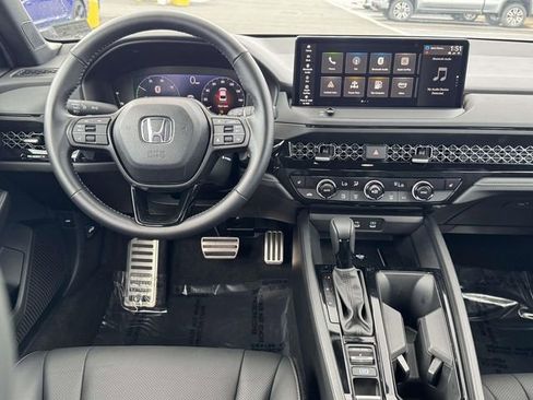 Used 2025 Honda Accord Sport image 15