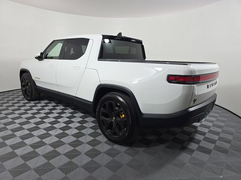 Used 2025 Rivian R1T Premium AWD/4WD image 3
