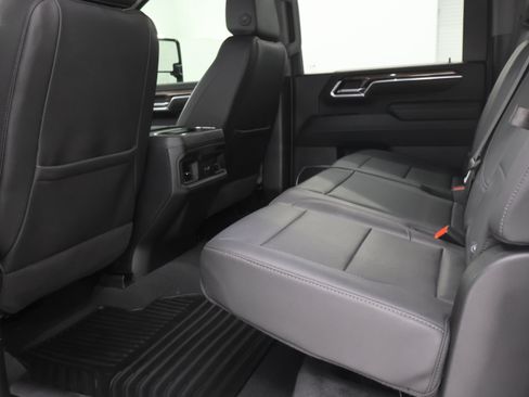 Used 2025 Chevrolet Silverado 2500 LT w/ Trail Boss Package AWD/4WD image 9