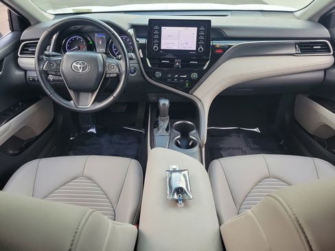 Used 2021 Toyota Camry SE w/ Convenience Package image 29