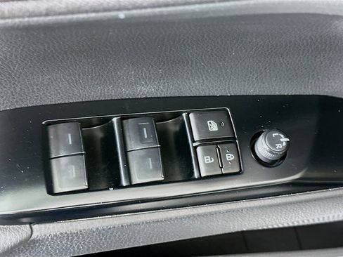 Used 2025 Toyota Camry LE image 15