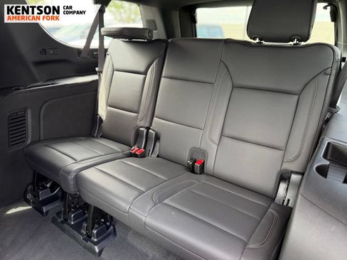 Used 2025 Chevrolet Suburban High Country AWD/4WD image 35