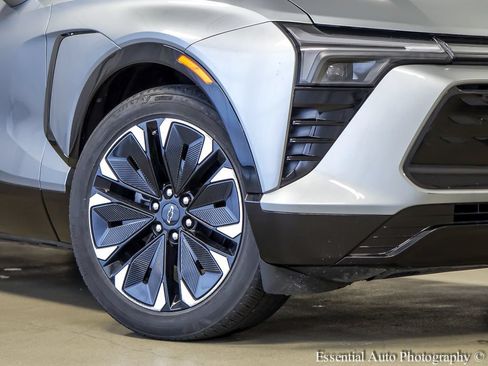 Used 2024 Chevrolet Blazer EV RS RWD image 4