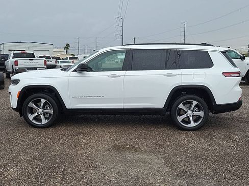 New 2026 Jeep Grand Cherokee L Limited AWD/4WD image 11