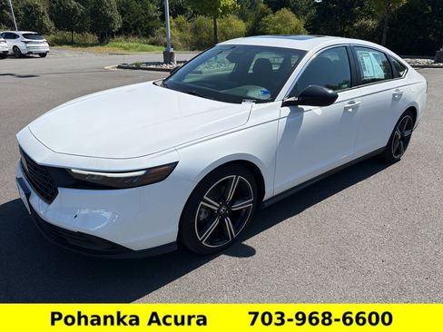 Used 2025 Honda Accord Sport image 3