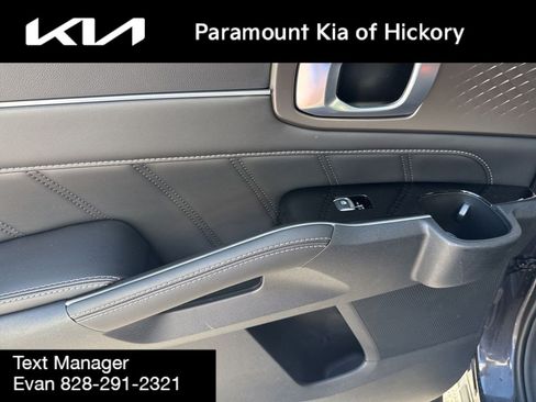 Used 2025 Kia Sorento SX FWD image 17
