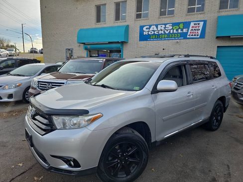 Used 2012 Toyota Highlander SE w/ Tow Pkg image 4